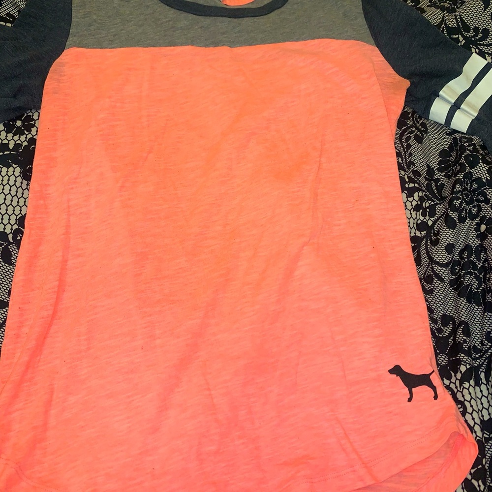 Victoria’s Secret PINK t-shirt